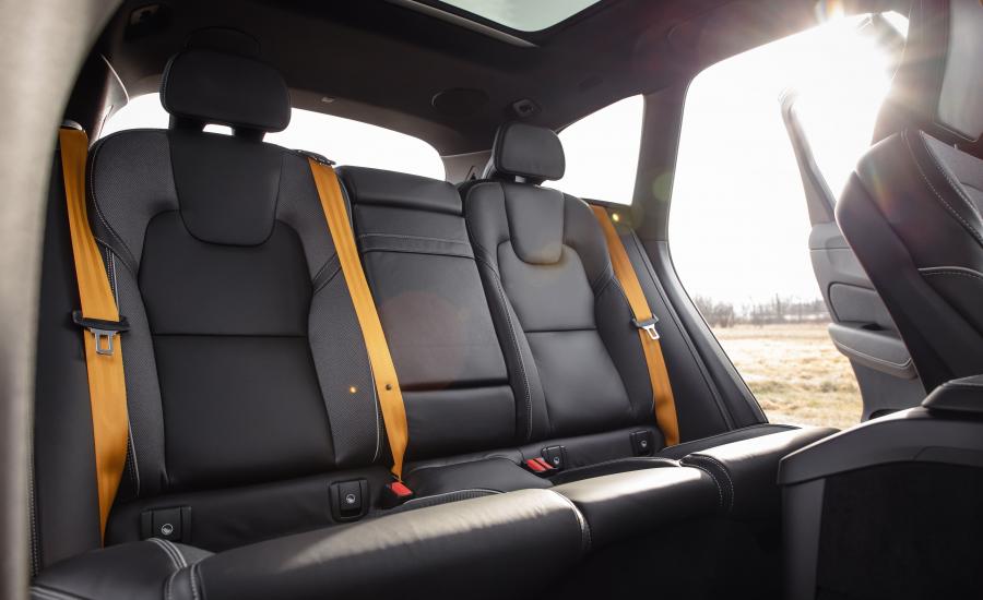 Интерьер Volvo XC60 T8 Polestar Engineered 2019 года  (NA) (фото 20 из 40)